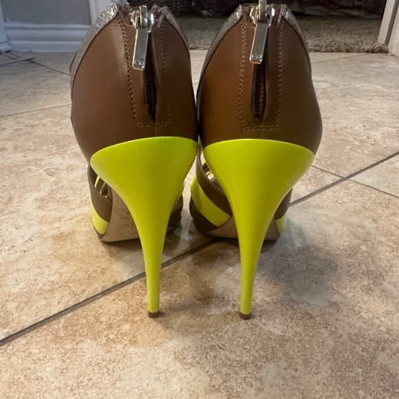 Christian Dior heels - Picture 2 of 6